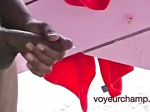 Enche-lhe a idosa po ...