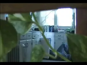 Uma miúda Sexy à esp ...